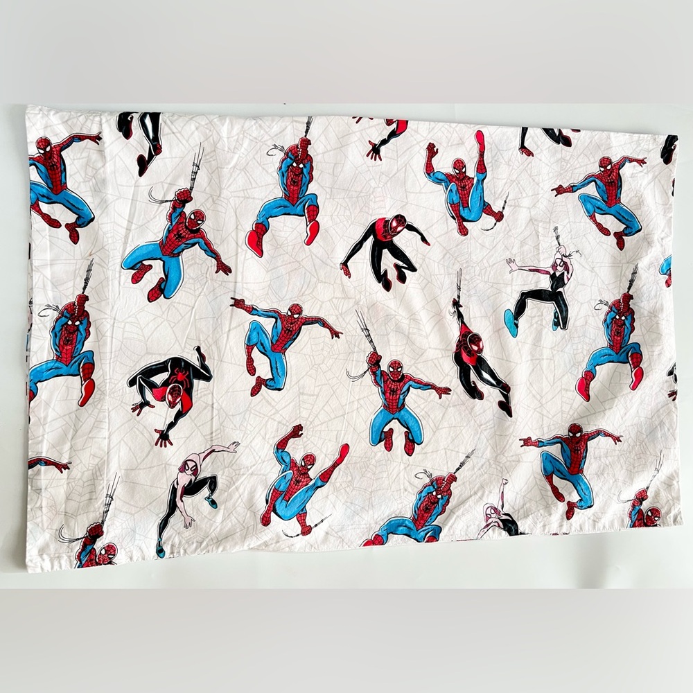 POTTERY BARN Kids Marvel Spider-Man Pillow Case DC Comics Excellent Standard